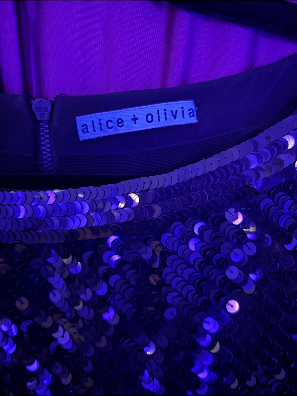 Alice + Olivia Black Sequin Flutter-Sleeve Tee - Picture 3 of 4
